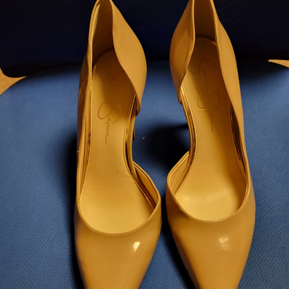 Jessica Simpson nude heels